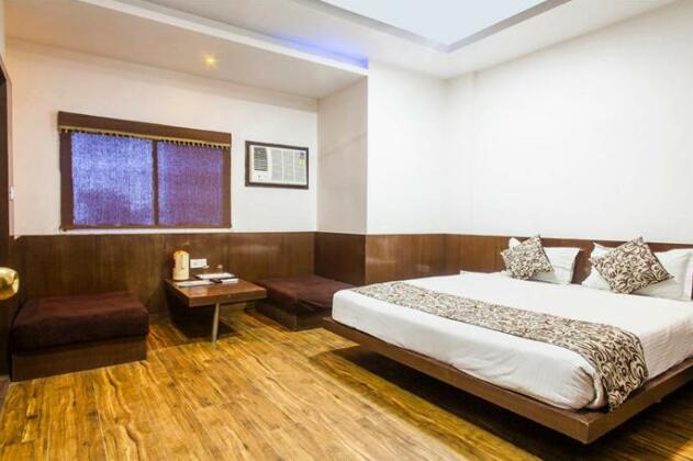 Hotel Varanasi Palace - Photo4