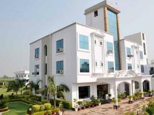 K J International Hotel - Photo3
