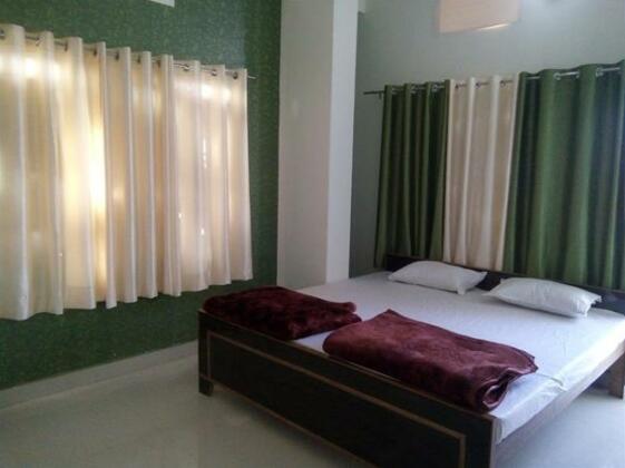 Lake View Hotel Varanasi - Photo2