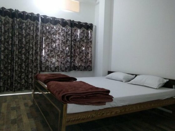 Lake View Hotel Varanasi - Photo3