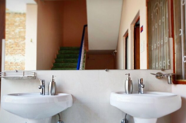 Live Free Hostel Varanasi - Photo4