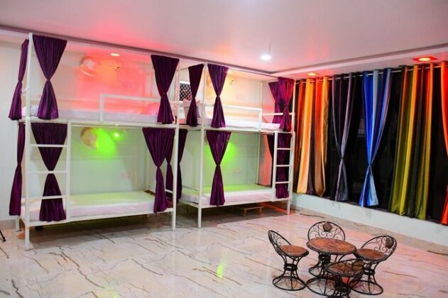 Mad Squad Hostel - Photo2