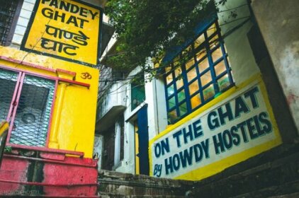 On The Ghat By Howdy Hostels