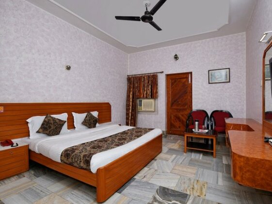 OYO 1294 Hotel Padmini International - Photo2
