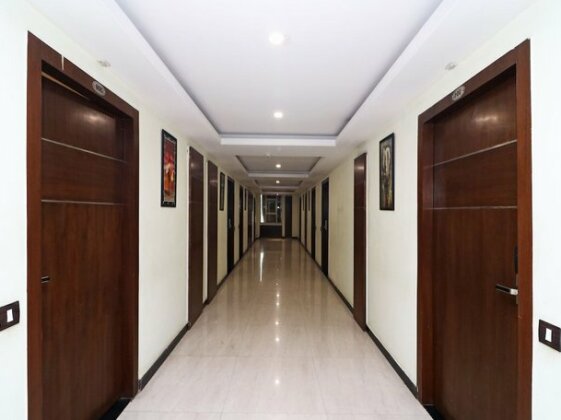 OYO 4010 Puja Residency - Photo4
