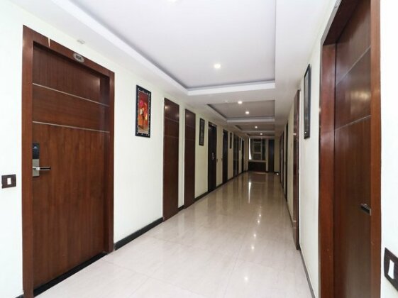 OYO 4010 Puja Residency - Photo5
