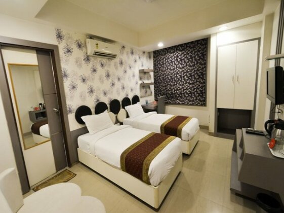 OYO 514 Nirvana Hotel - Photo5