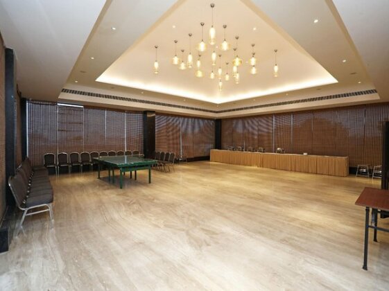 OYO Premium Cantonment Jail Road - Photo4