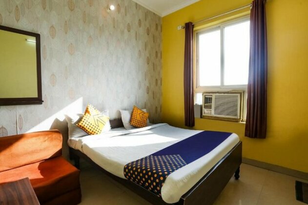 SPOT ON 72060 Hotel Kaushik - Photo2
