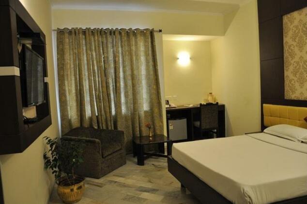 STARiHOTEL Cantt Varanasi - Photo4