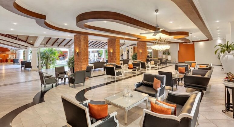 Club Mahindra Emerald Palms - Photo4