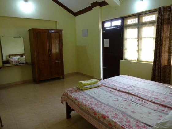 Lobo's Guesthouse - Photo2