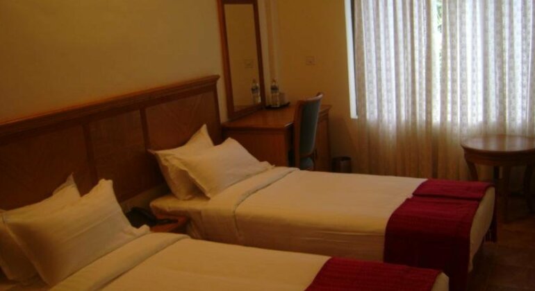 Rendezvous Beach Resort - Photo4