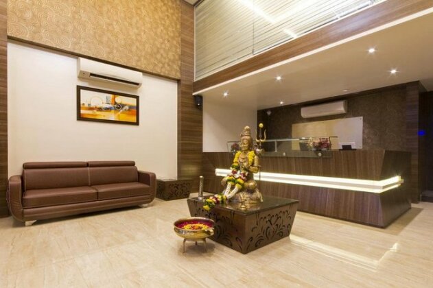 OYO 1052 Hotel Rudra Shelter International - Photo2