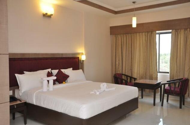 Chandra Royal Inn - Photo3