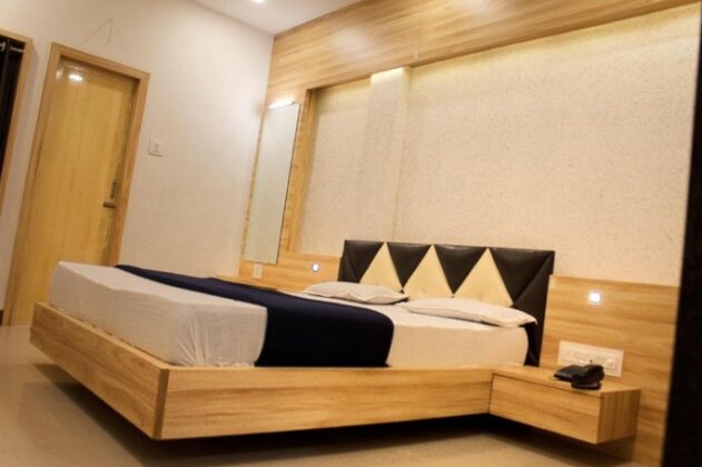 Hotel Shri Radhe - Photo3