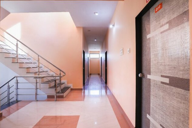 OYO 67047 Hotel Om Rudra - Photo4