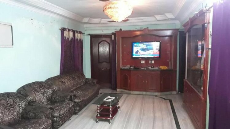 Entire 3 BHK Family unit with kitchen @Benz Circle - Photo2