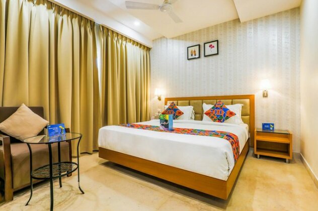 FabHotel Capitol Suites - Photo2