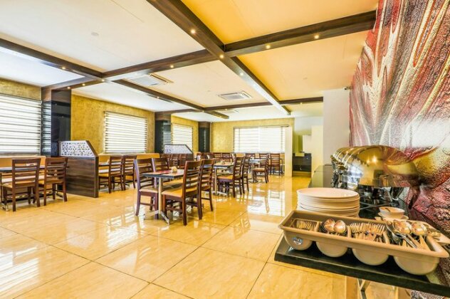 FabHotel Capitol Suites - Photo4