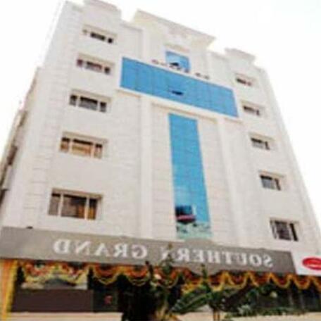 Hotel Southern Grand - Photo2