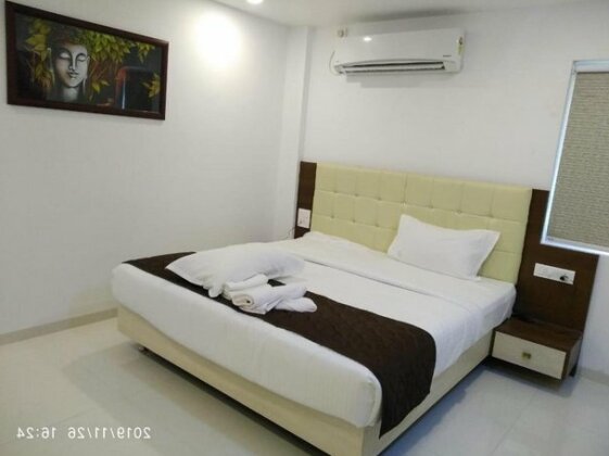 Hotel Vennela Residency - Photo5