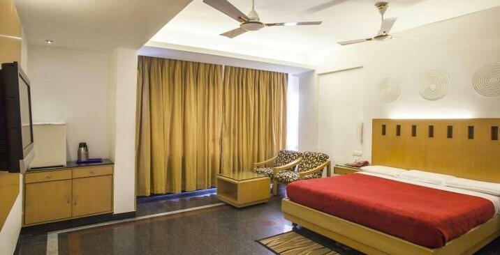 Ilapuram Hotel - Photo3