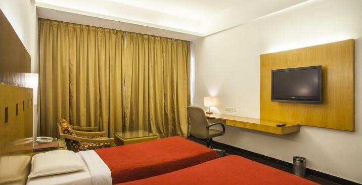 Ilapuram Hotel - Photo4