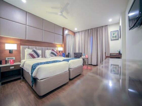 OYO Premium Benz Circle - Photo4