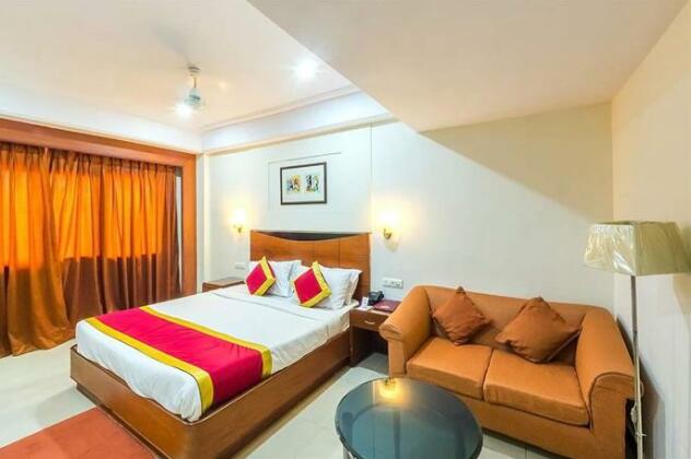 Swarna Palace Hotel - Photo2