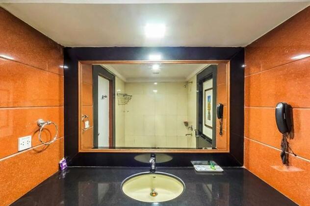 Swarna Palace Hotel - Photo4