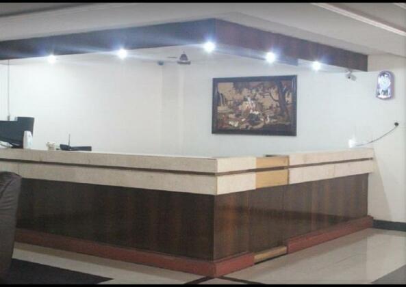 A R Grand Hotel - Photo3