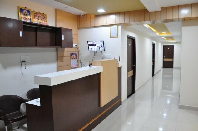 Siri Varshini Inn - Photo2