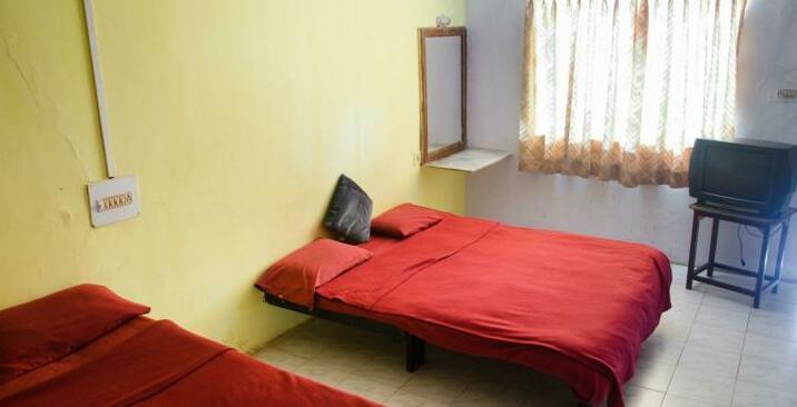 Hotel Dwarka - Pure Veg - Photo3