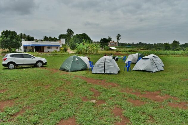 Farm Tent and Camp - Photo2