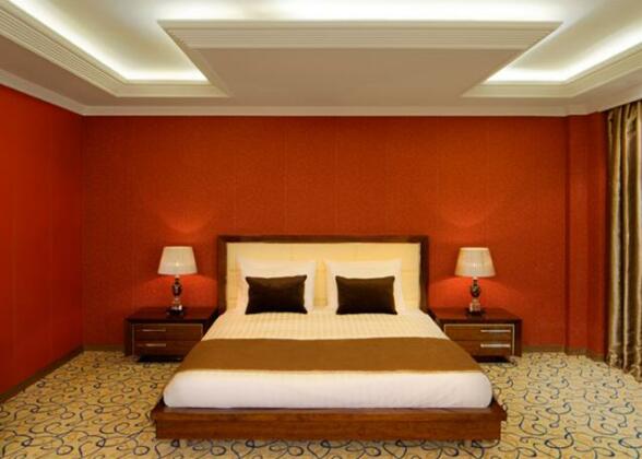 HighCrest Hotel
