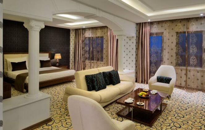 HighCrest Hotel - Photo3
