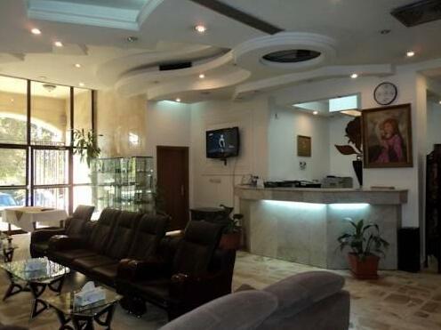 Flowers Land Hotel and Restaurant - Photo2