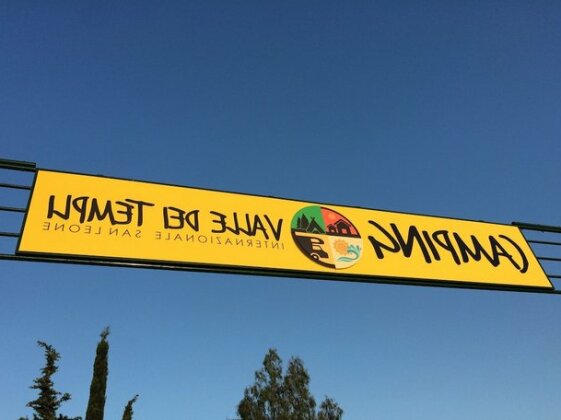  Photo 1