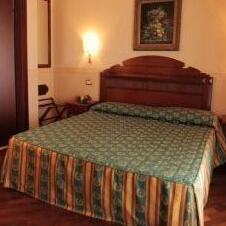 Hotel Domus Aurea - Photo2