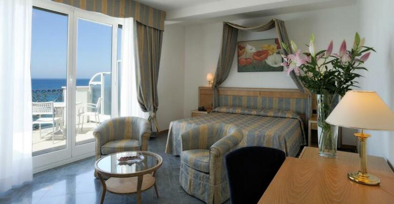Grand Hotel Mediterranee - Photo4