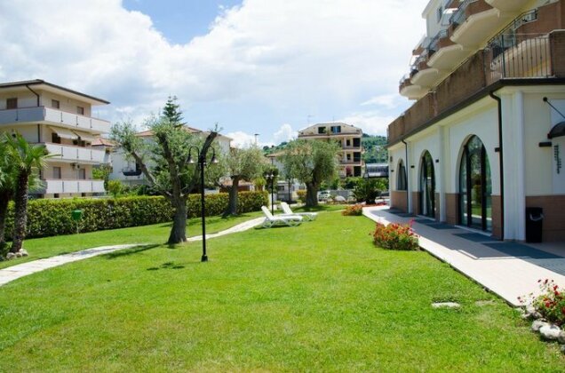 Almaluna Hotel & Resort - Photo2