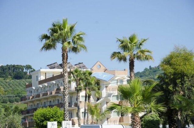 Almaluna Hotel & Resort - Photo3