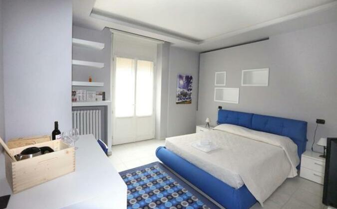 Divino superior room with terrace Alba - Photo3