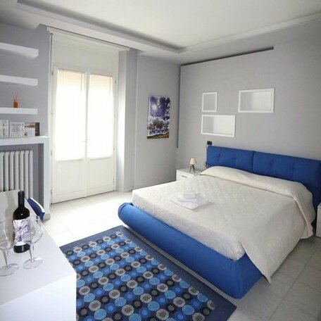 Divino superior room with terrace Alba - Photo5