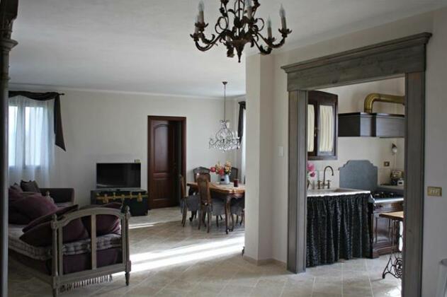 Donna Monis - Photo5