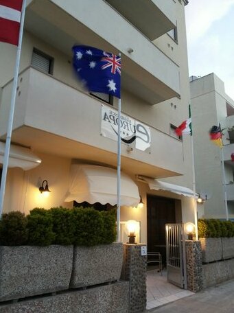  Photo 2