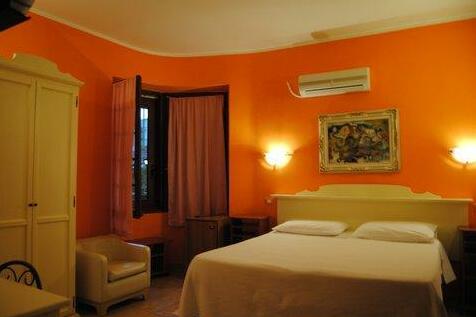 Hotel Villa Piras - Photo2