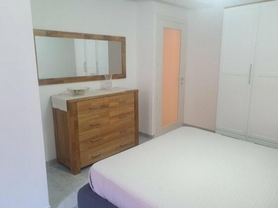 Modern Apartment city road - Photo2