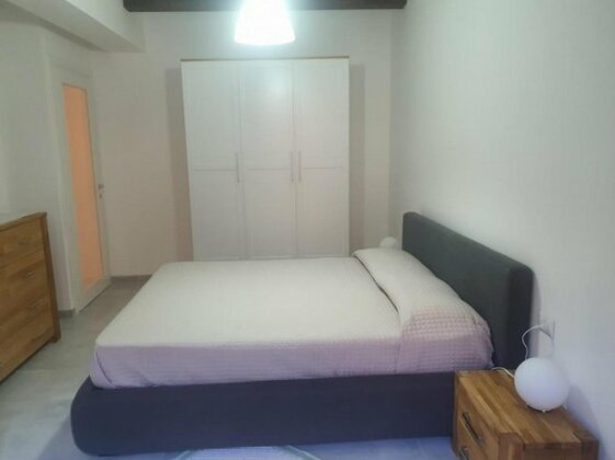 Modern Apartment city road - Photo3
